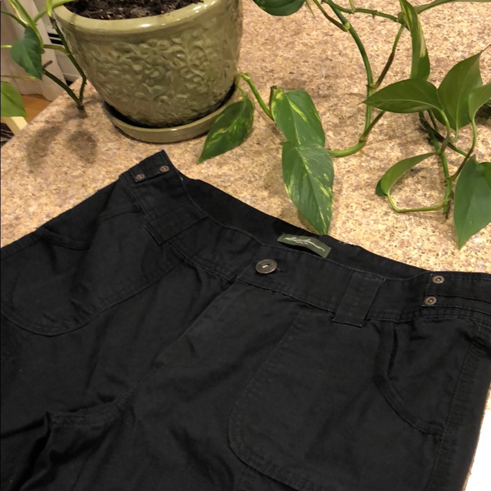 Black Eddie Bauer Capri Pants Size 10